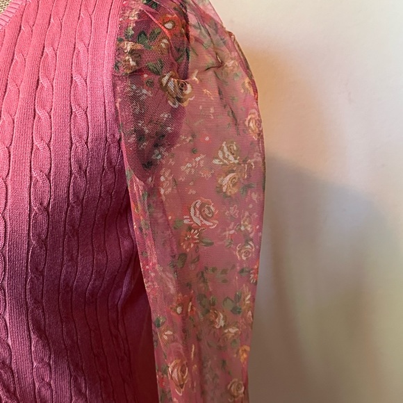 Beautiful petite sweater-New with tag! (Necklace not included) - Picture 2 of 4